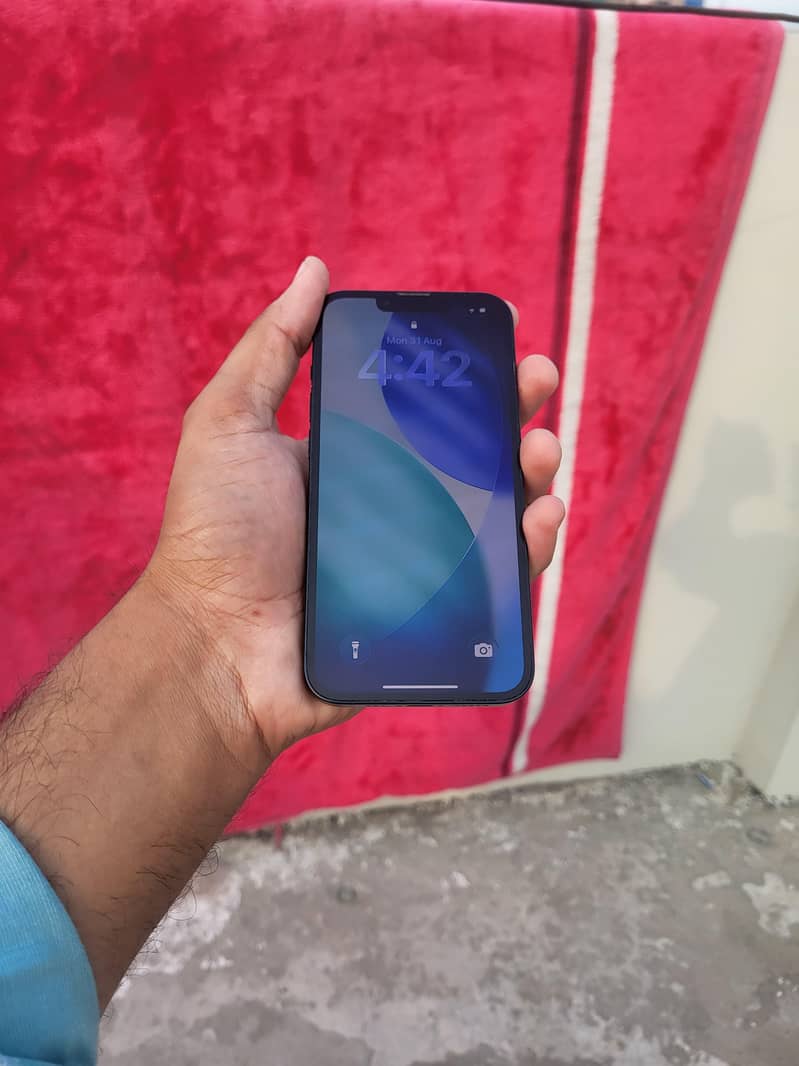 Apple iPhone 13 3