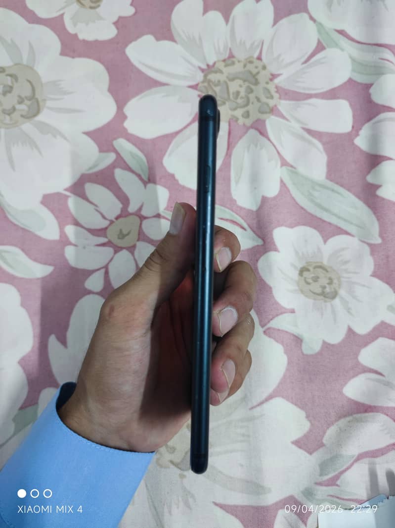 Apple iPhone 7 Plus 3