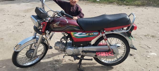 Honda 2023 CD 70 for sale just a like new condition