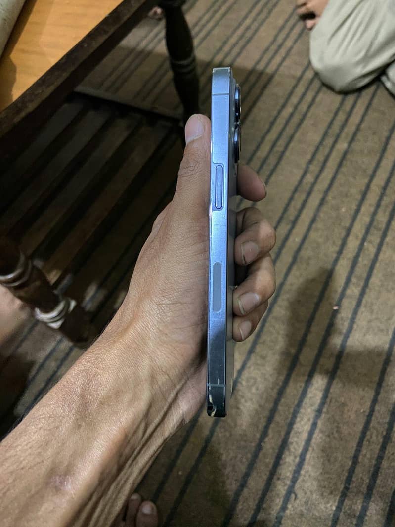 Apple iPhone 13 Pro 2