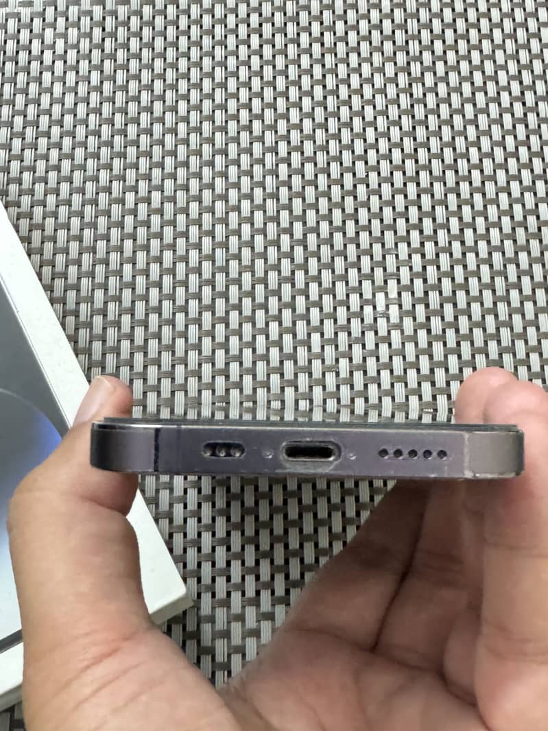 Apple iPhone 14 Pro 1