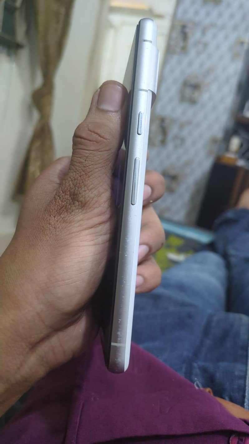 Google Pixel 7 4
