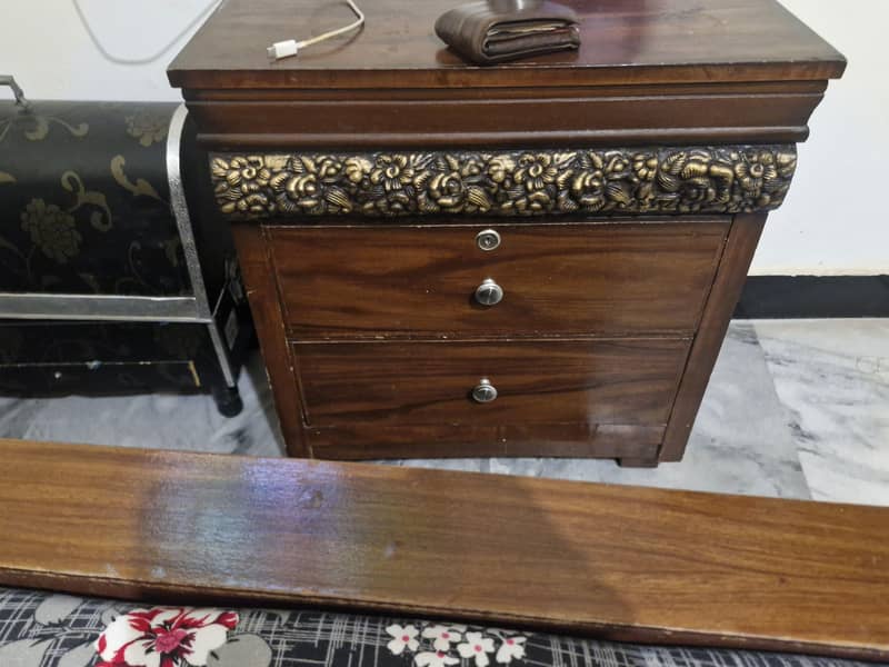 double bed 2 side table dressing table 3