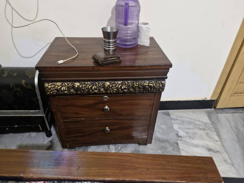 double bed 2 side table dressing table 4