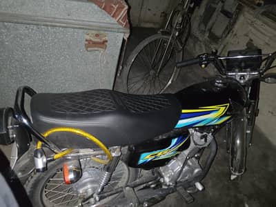 HONDA 125 FOR SELL ONLY 1880KM DRIVEN URGENT
