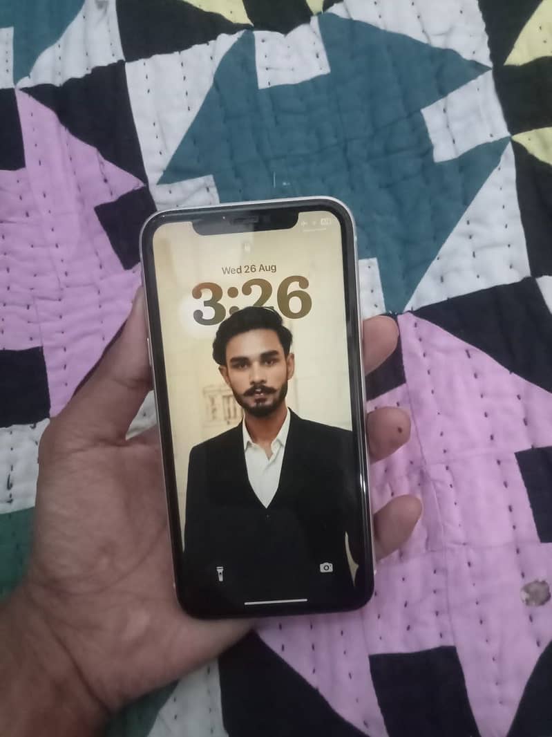 Apple iPhone 11 3