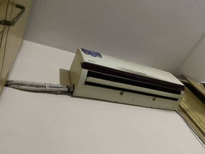 Ac 1.5 ton Uesed