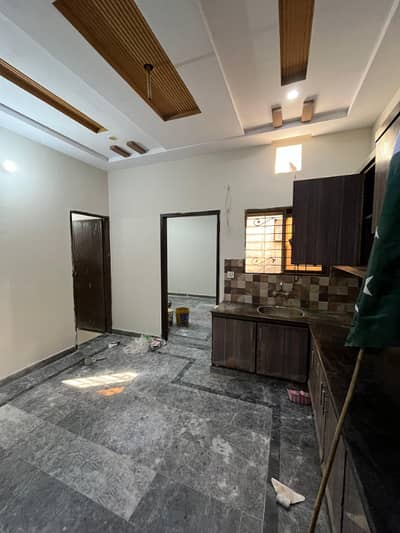 3 marla flat for Rent 1st Flor