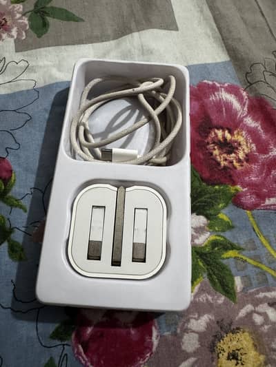Iphone 15 pro max original charger