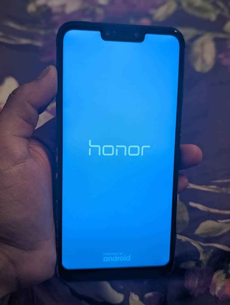 Honor 8C 1