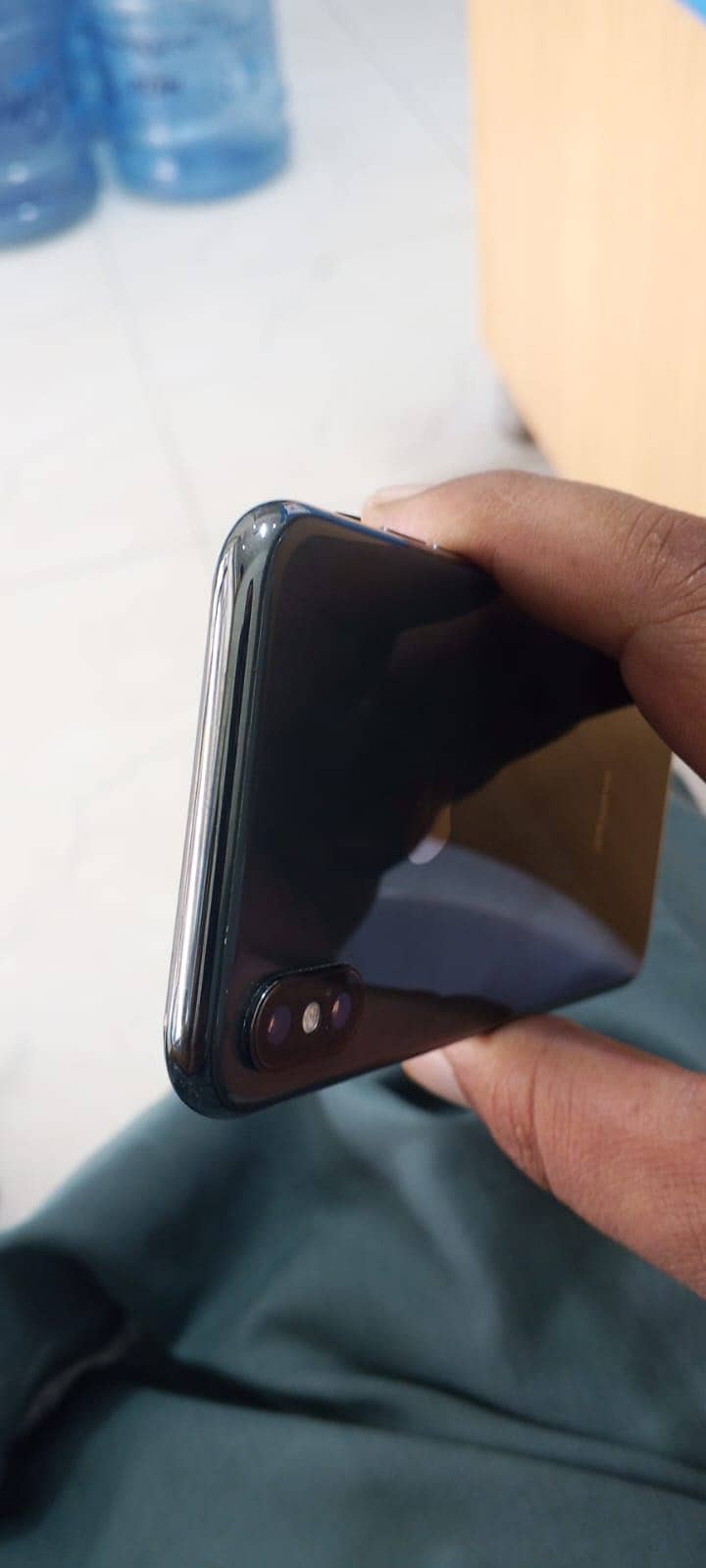 Apple iPhone X 5
