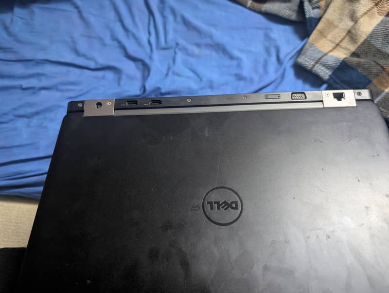 Latitude E5570 1
