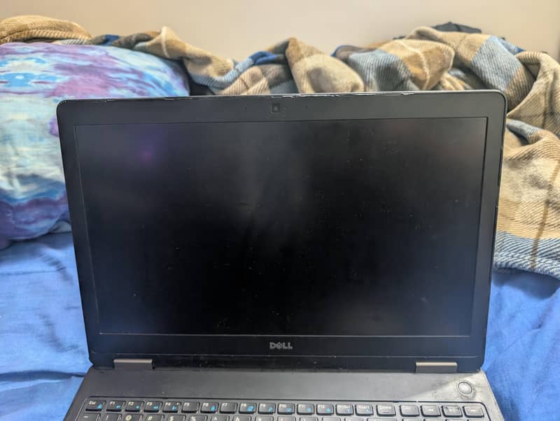 Latitude E5570 3