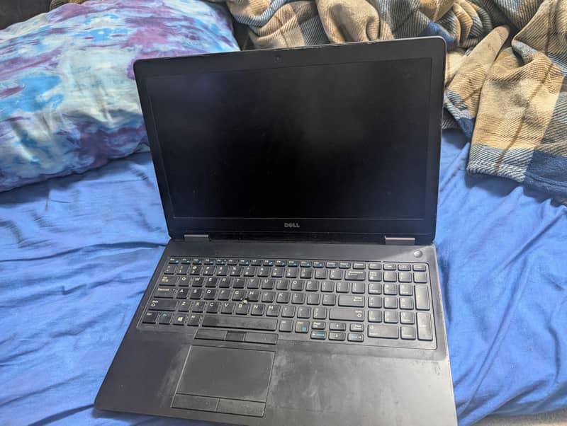 Latitude E5570 5