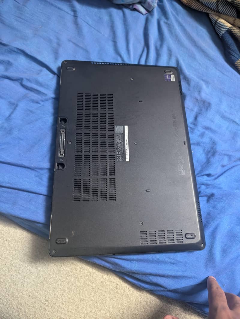 Latitude E5570 6
