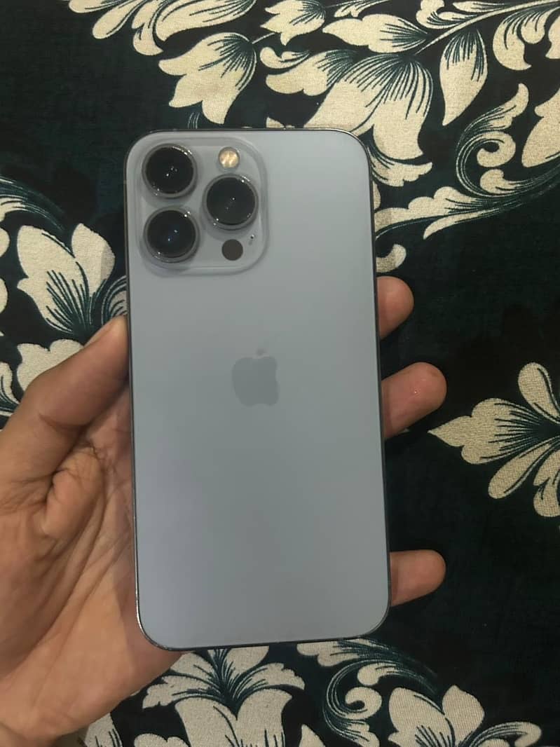 Apple iPhone 13 Pro 1