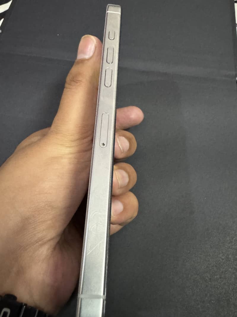 Apple iPhone 16 Pro Max 5