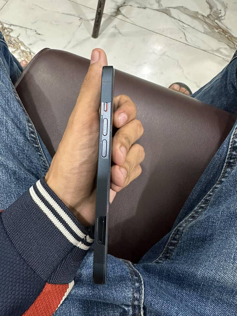 iphone 13 with box 2