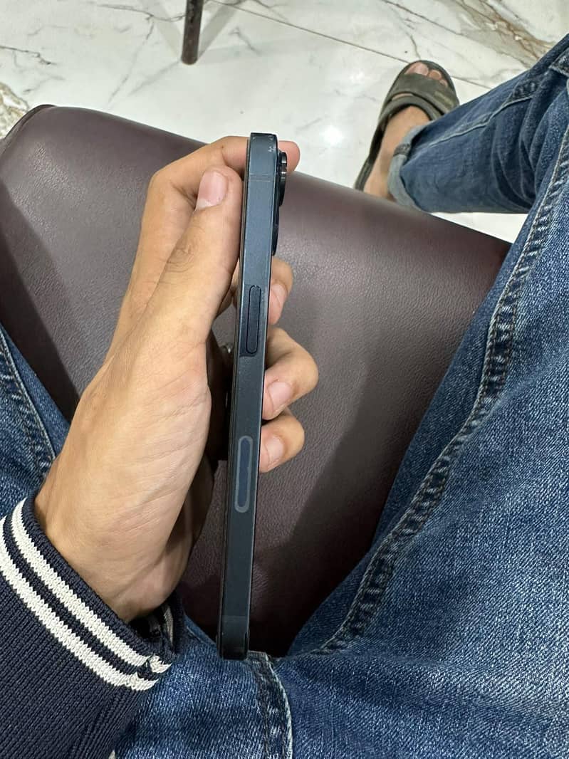iphone 13 with box 3