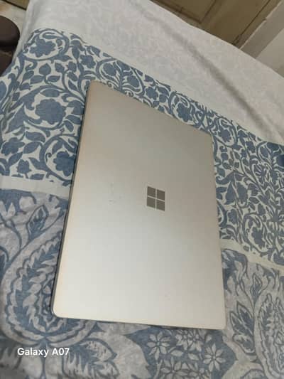Microsoft 1943 go i5 10 generation