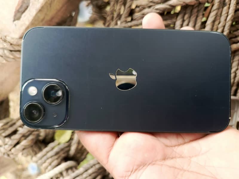 Apple iPhone 14 4