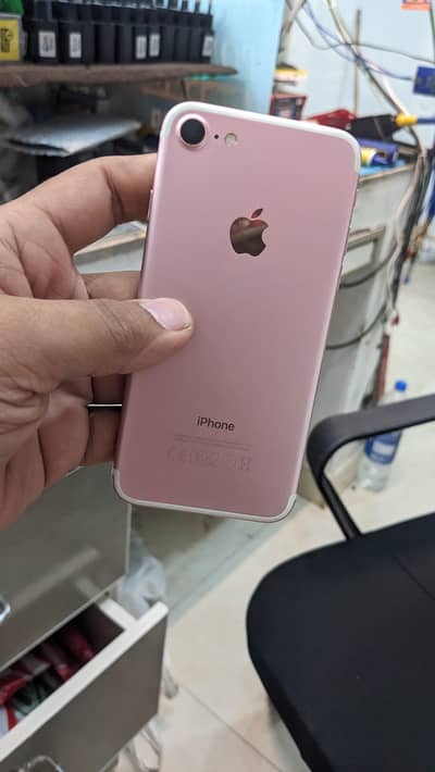 Apple iPhone 7