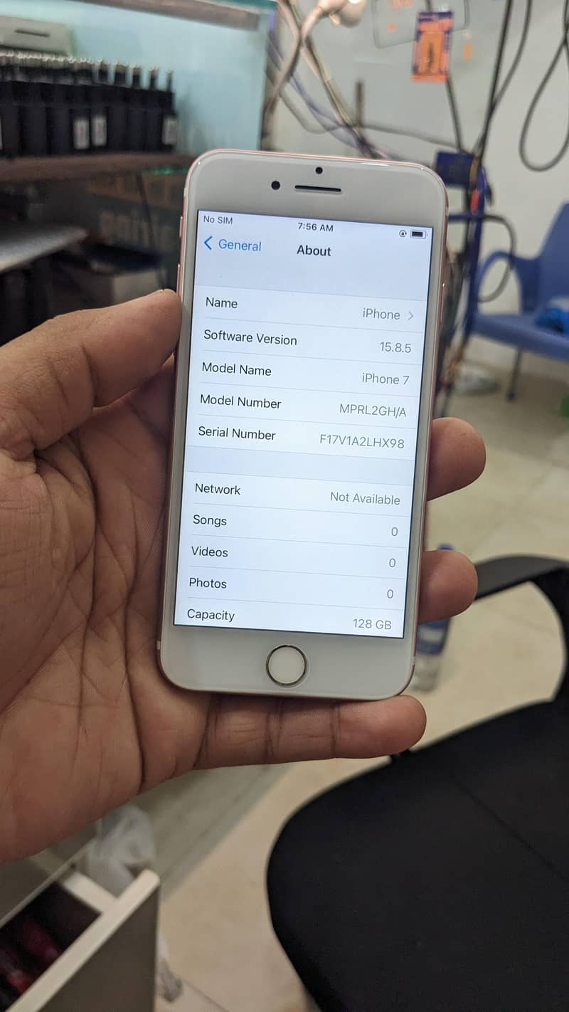 Apple iPhone 7 2