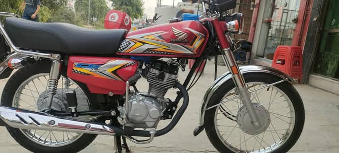 I WANT TO SELL MY HONDA CG 125 2025 MODEL LUSH CONDITION 230K