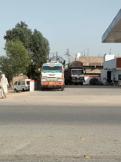 This is hino fb truck model 1992 bus convert karachi number.