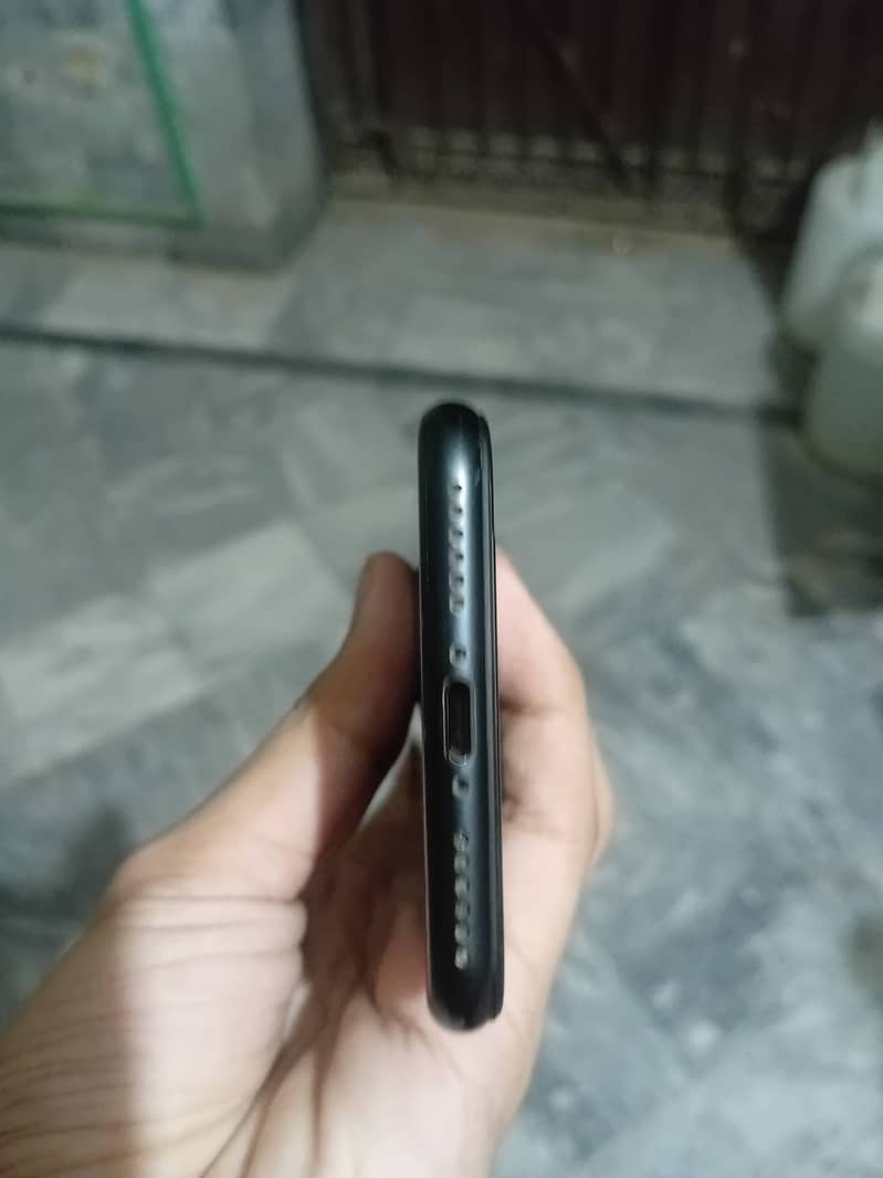 Apple iPhone SE 6