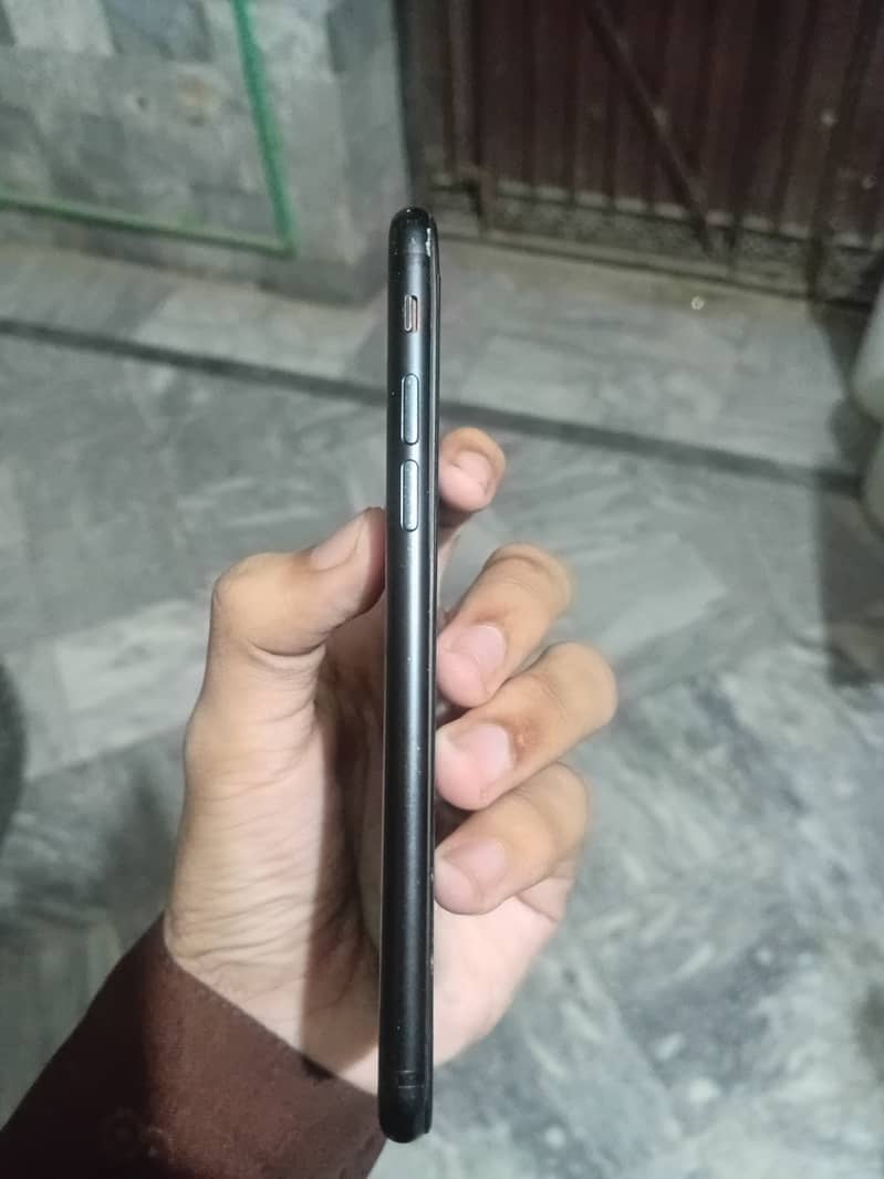 Apple iPhone SE 7