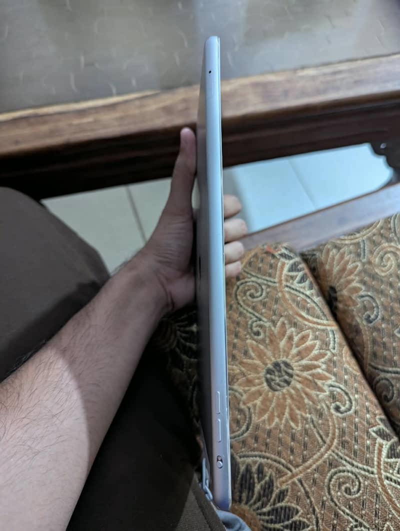 Ipad air || 9/10 condition 4