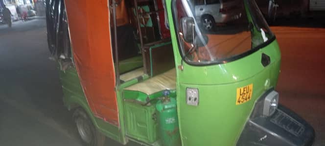 good condition rozgar company Ka riksha watsapp 03204723230