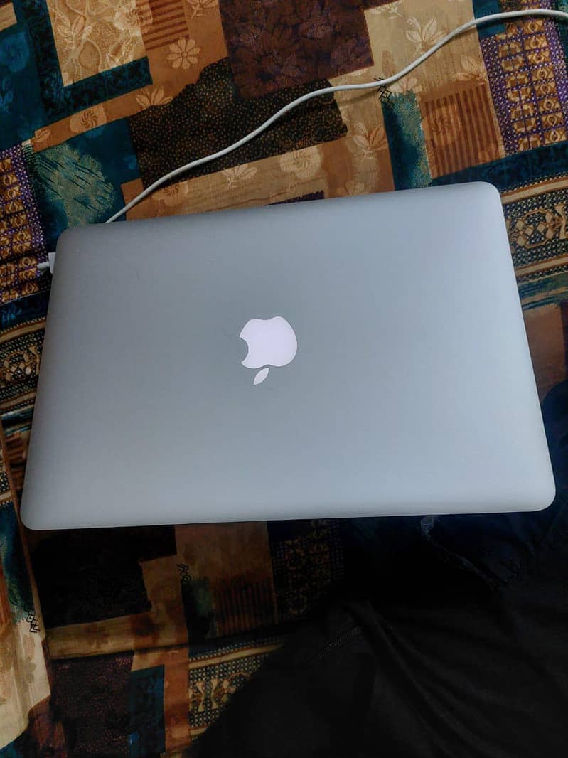 MAC BOOK 1