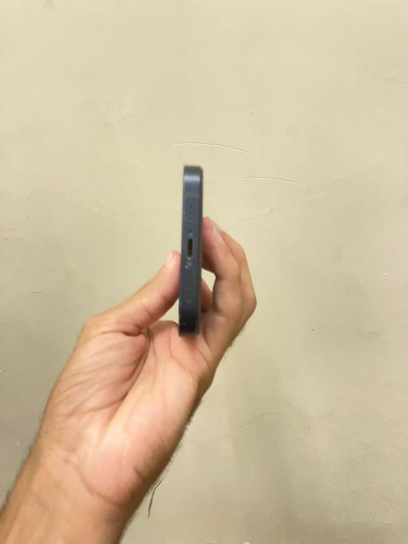 Apple iPhone 12 0