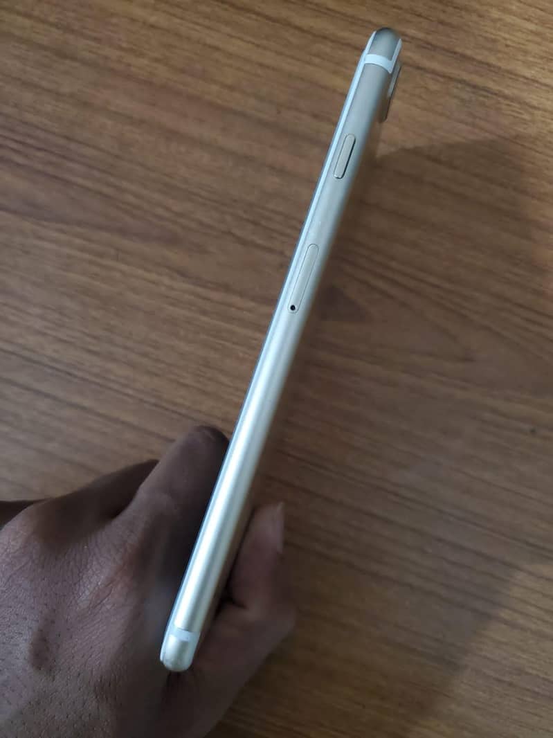 Apple iPhone 7 Plus 5