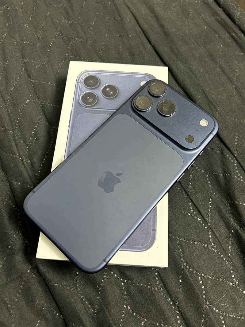 Apple iPhone 17 Pro Max 0