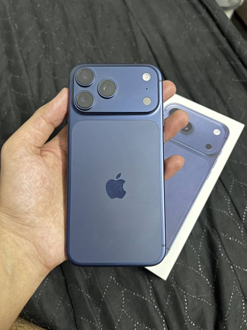 Apple iPhone 17 Pro Max 2