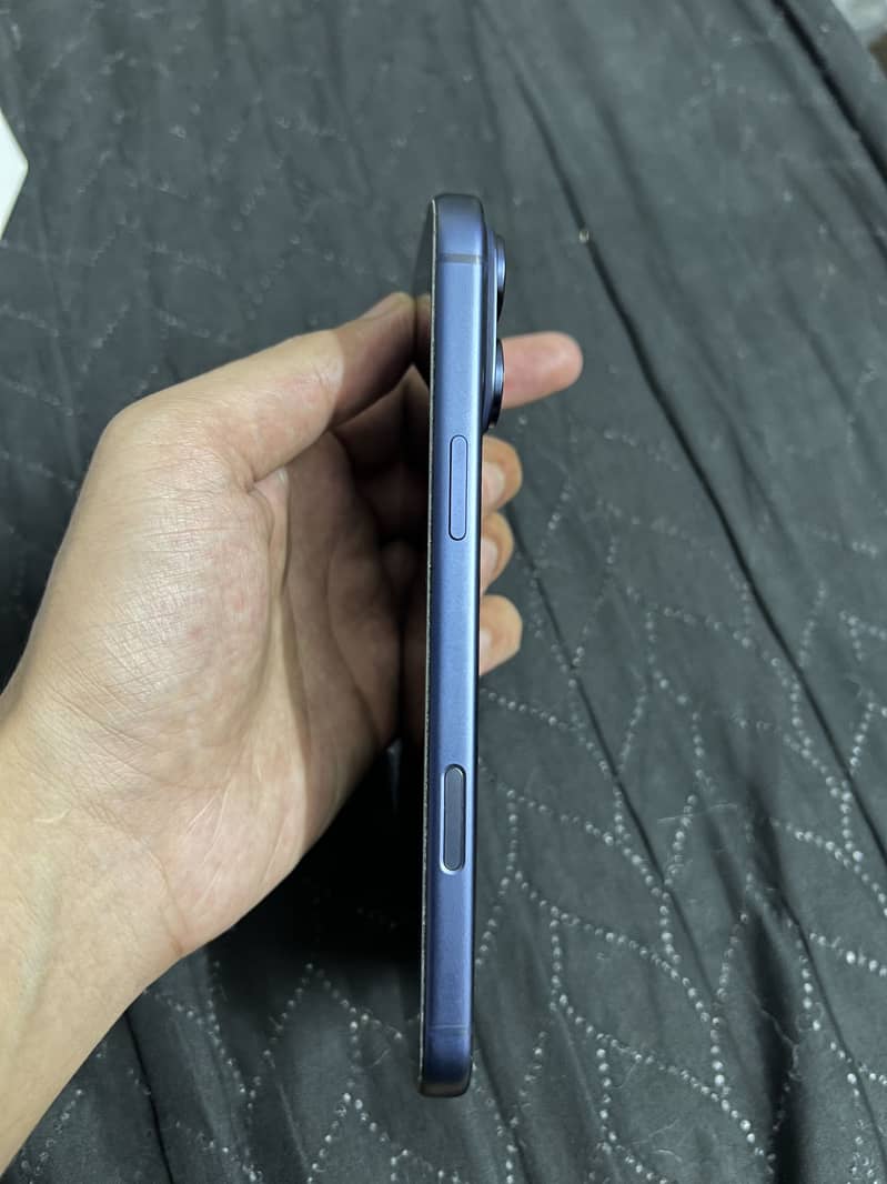 Apple iPhone 17 Pro Max 3