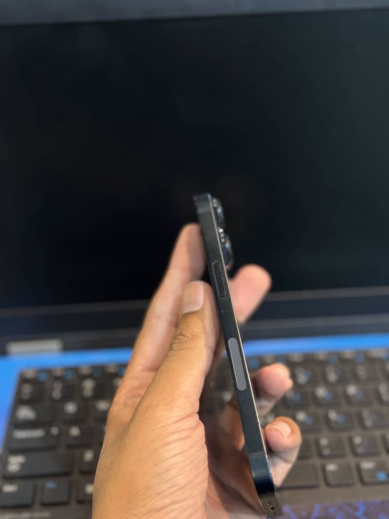 Apple iPhone 14 3