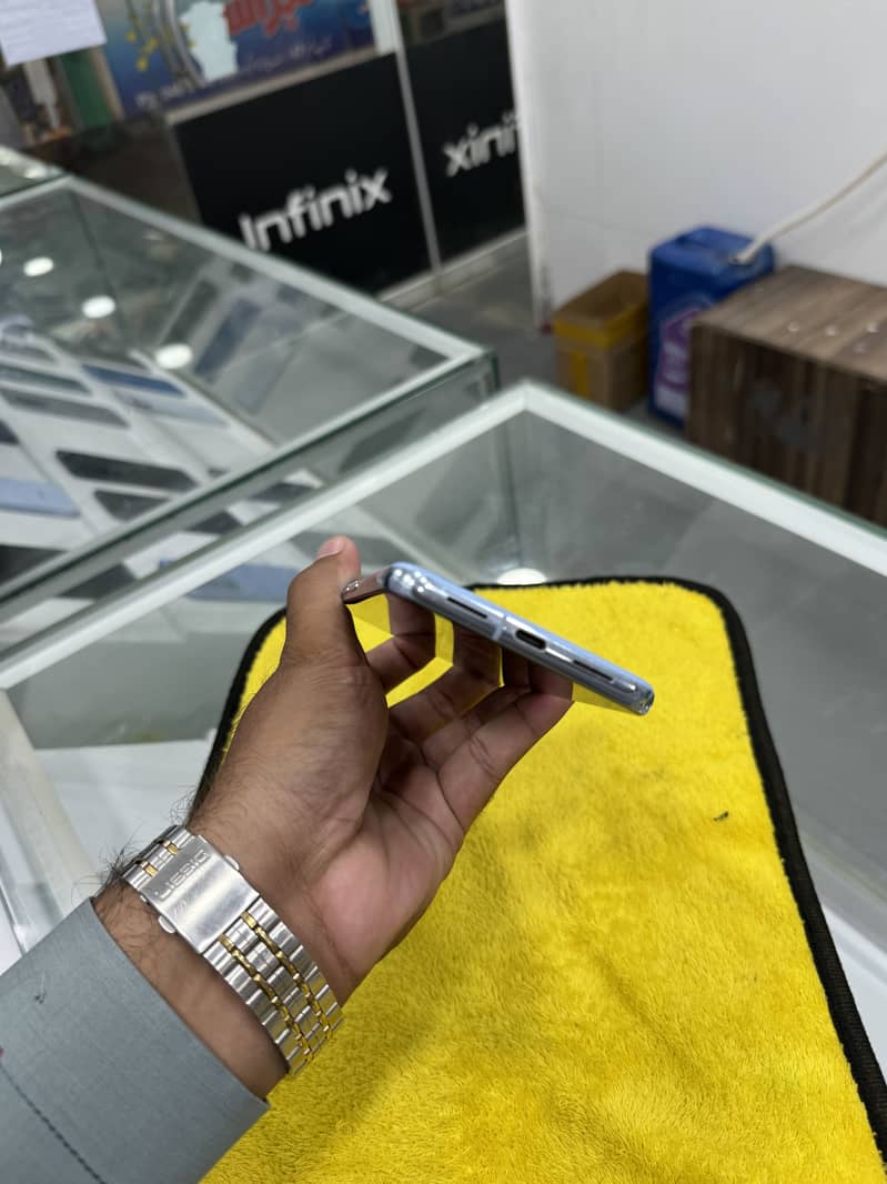 Google Pixel 8 Pro 2