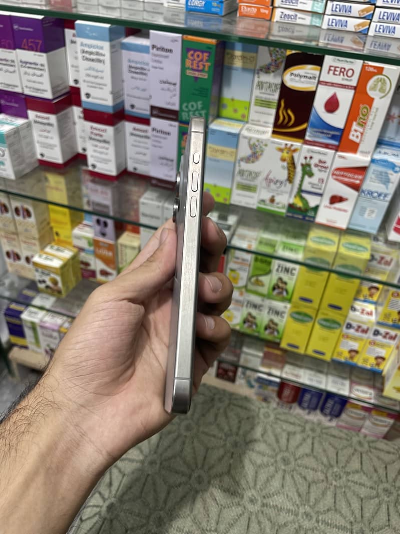 Apple iPhone 15 Pro Max 6