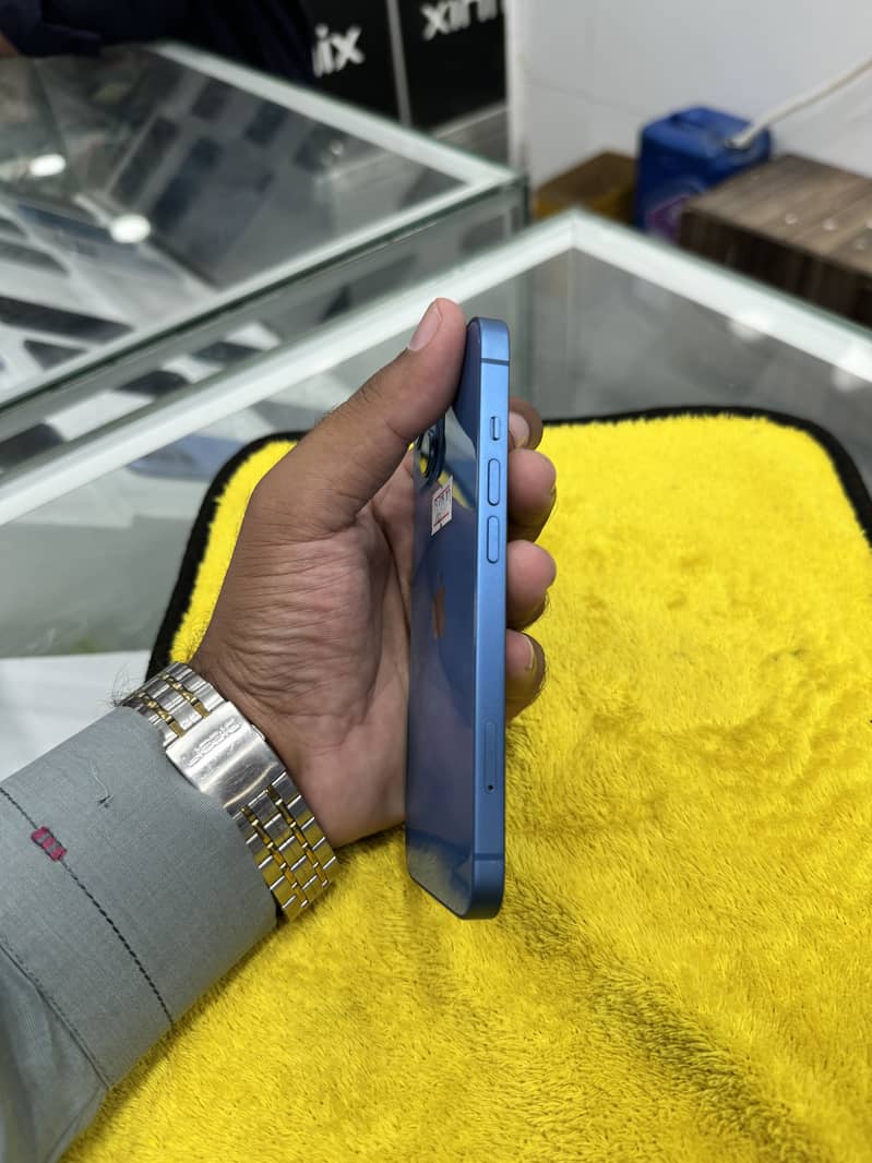 iPhone 13 1