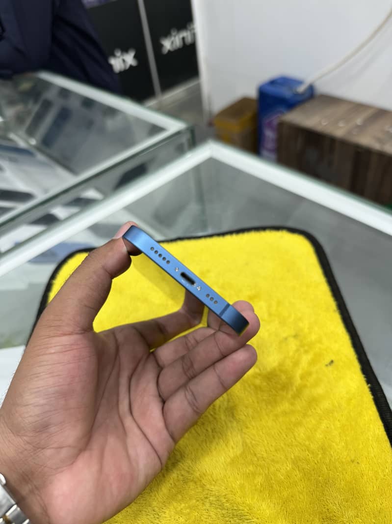 iPhone 13 2