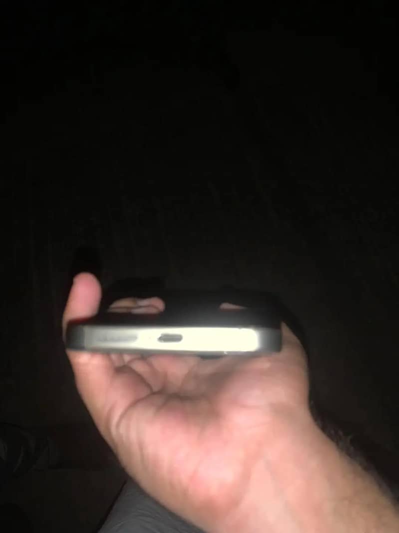 Apple iPhone 15 Pro Max 2