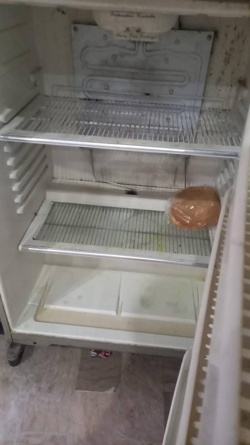 Dawlance refrigerator 0