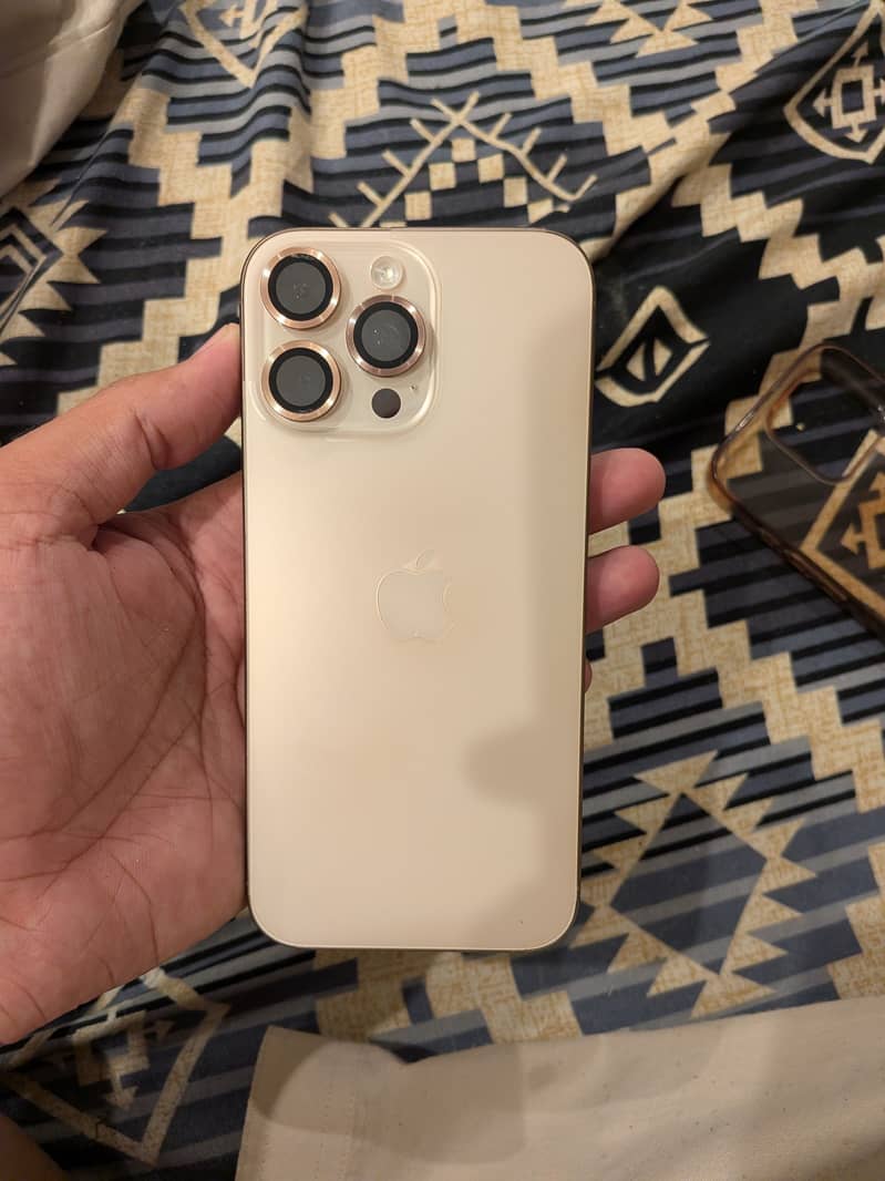 Apple iPhone 16 Pro Max 5
