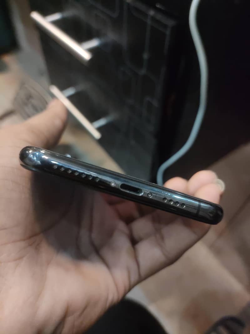 Apple iPhone XS Max 1