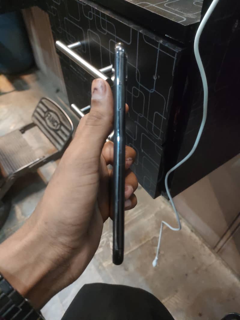 Apple iPhone XS Max 2
