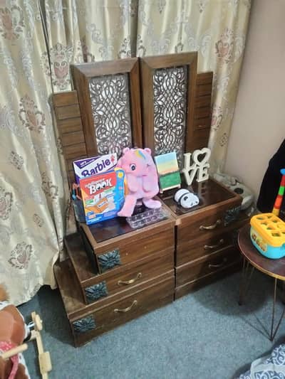 2 side table and one mirror dreasing